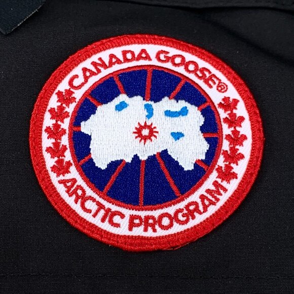 Canada Goose Arctic Program Black Parka With Fur Hood For Men - Picture 5 of 8